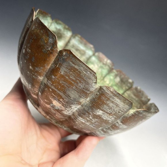 Mid-Century Silvered Copper United Arab Republic Middle Eastern Incised Bowl - Picture 12 of 16